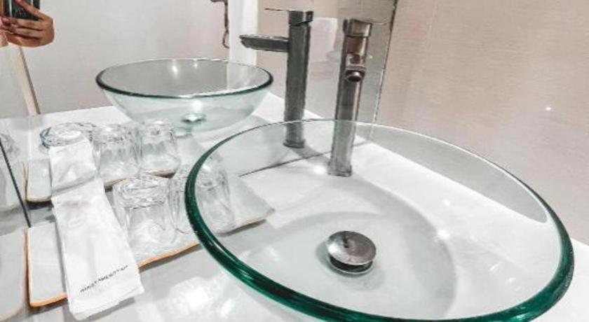 Lavero Suites Kalibo Bagian luar foto
