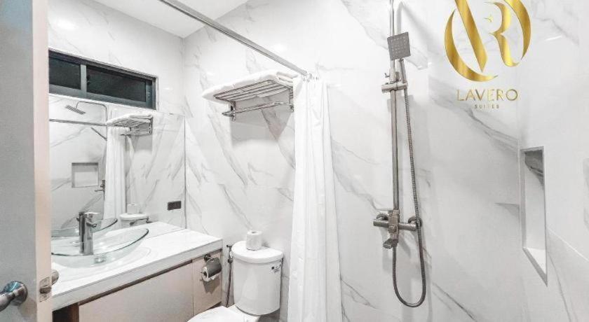 Lavero Suites Kalibo Bagian luar foto